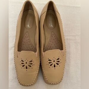 Mushrooms leather slip on  woman’s loafers size 9M